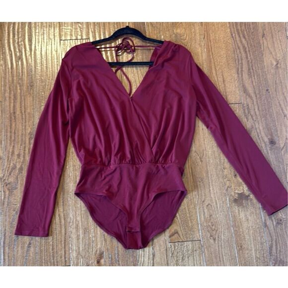 Bcbg Generation burgundy wrap bodysuit top M - Picture 10 of 10